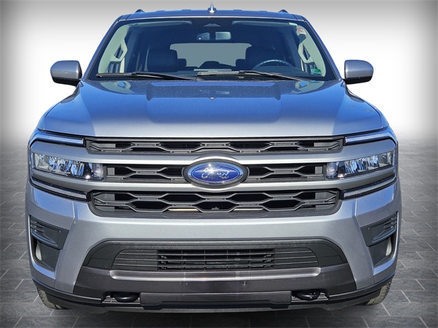 2023 Ford Expedition XLT photo 2