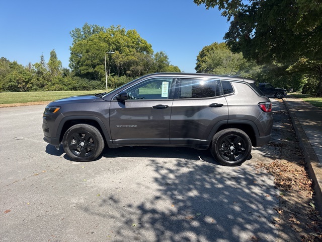 2023 Jeep Compass Sport photo 2
