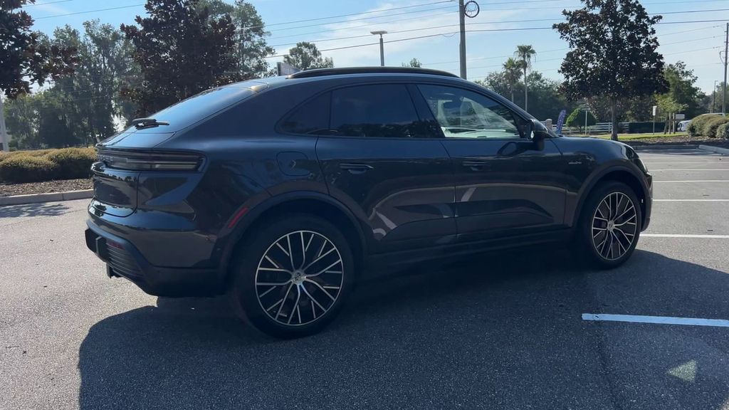 2024 Porsche Macan Electric 4 photo 8