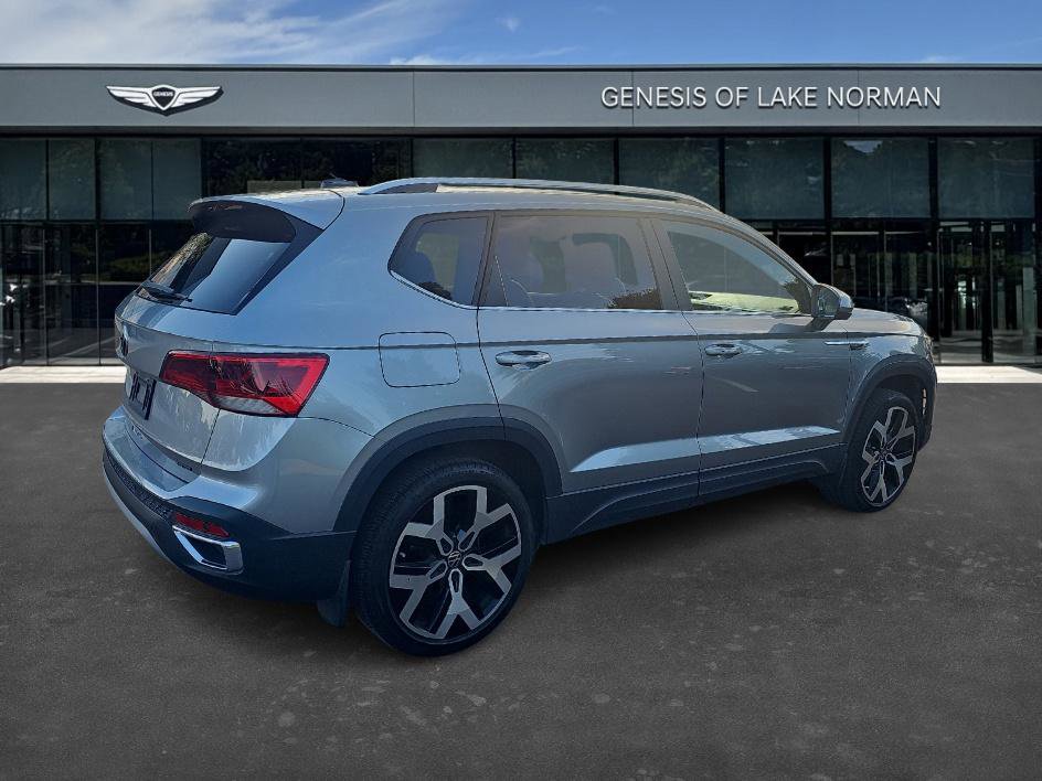 2022 Volkswagen Taos SEL photo 4