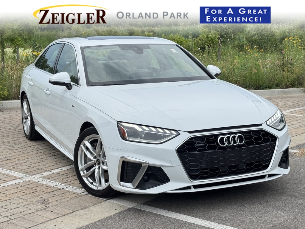 2022 Audi A4 45 S line Premium Plus Quattro photo 2