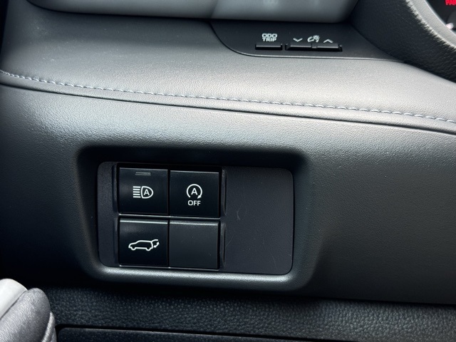 2024 Toyota Highlander LE photo 7
