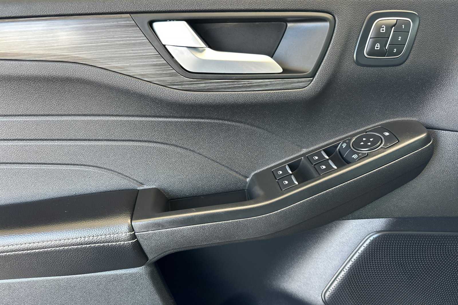 2025 Ford Escape Plug-In Hybrid Base photo 10