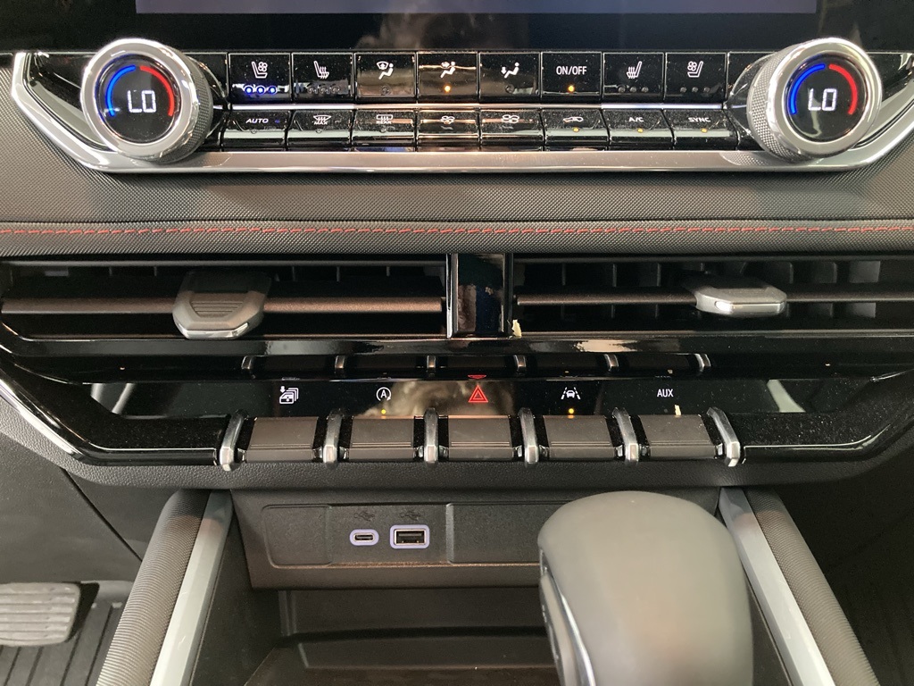 2026 Chevrolet Colorado Z71 photo 5