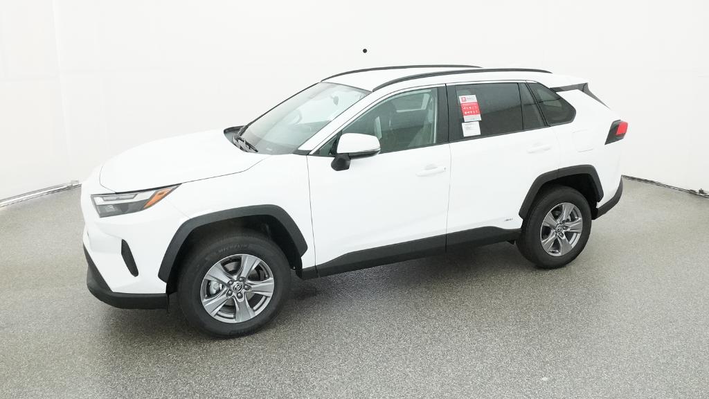 2025 Toyota RAV4 Hybrid XLE photo 6