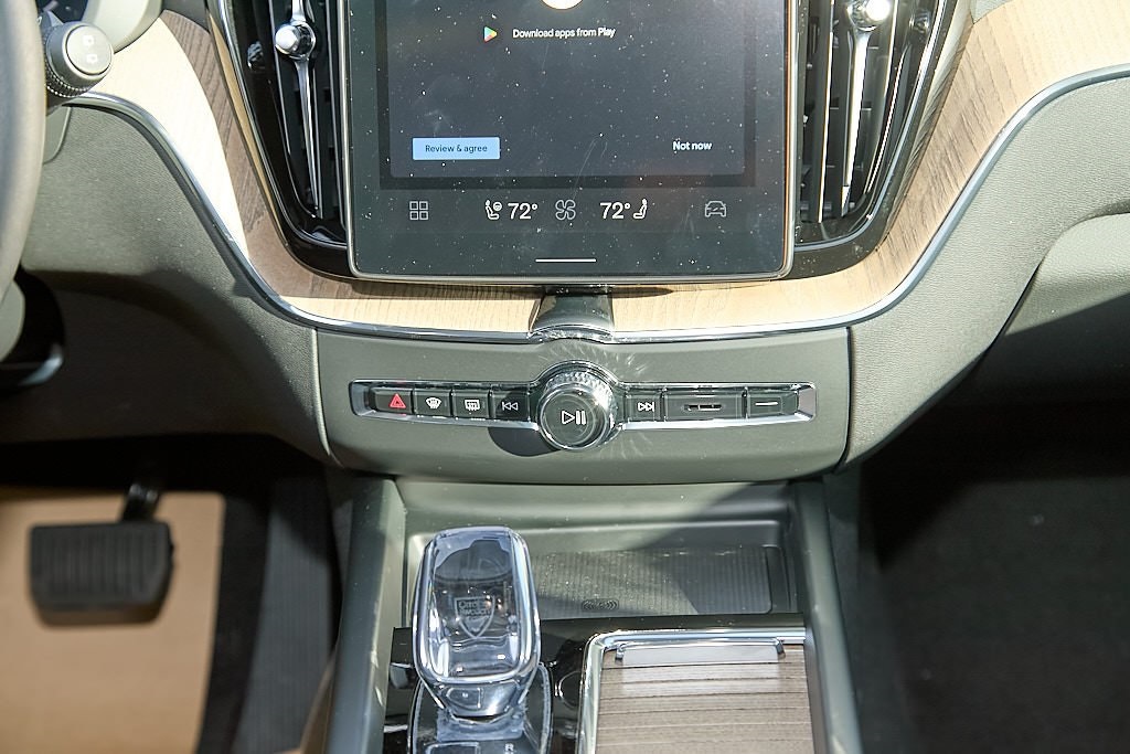 2026 VOLVO XC60 - Image 25