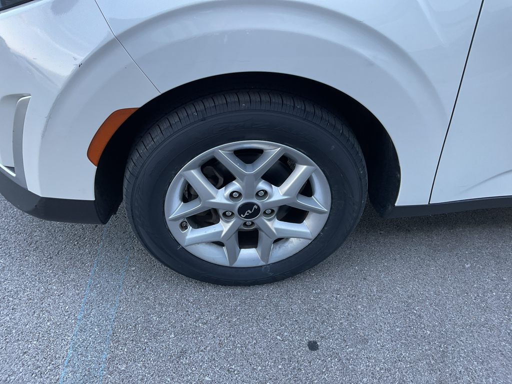 2024 Kia Soul LX photo 4