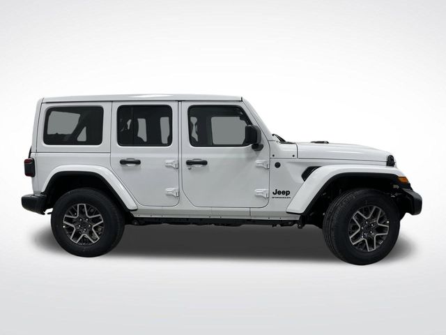 2025 Jeep Wrangler Sahara photo 2