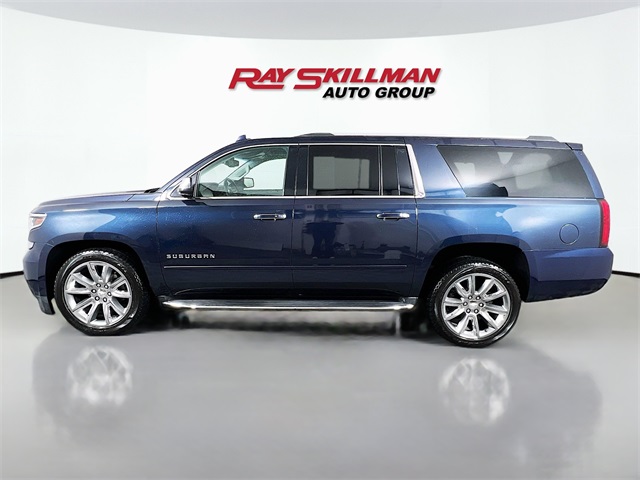 2017 Chevrolet Suburban Premier photo 4