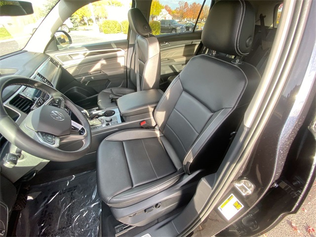 2023 Volkswagen Atlas V6 SE Technology photo 2