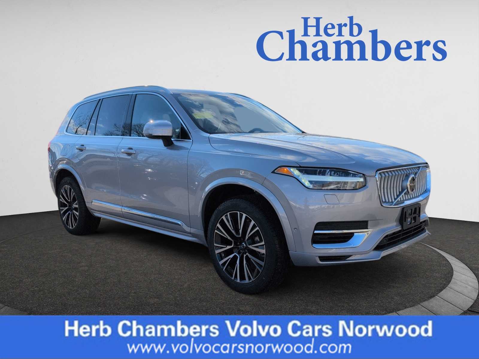 2025 Volvo XC90 Plus's photo