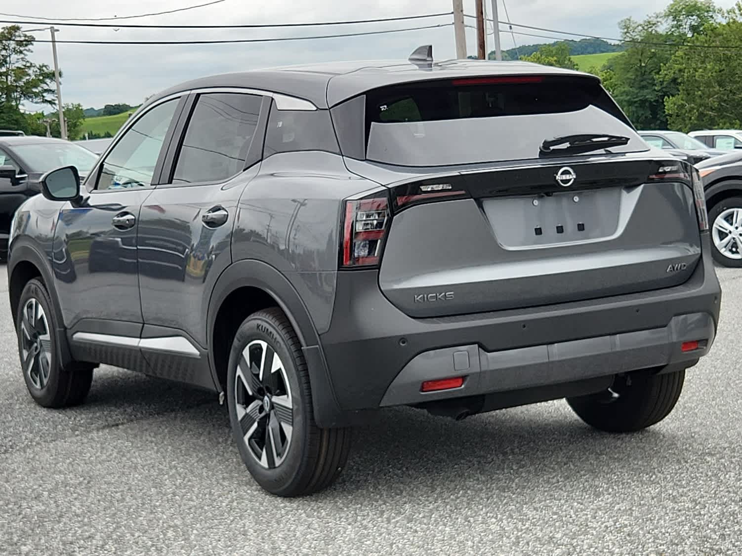 2025 Nissan Kicks SV photo 3