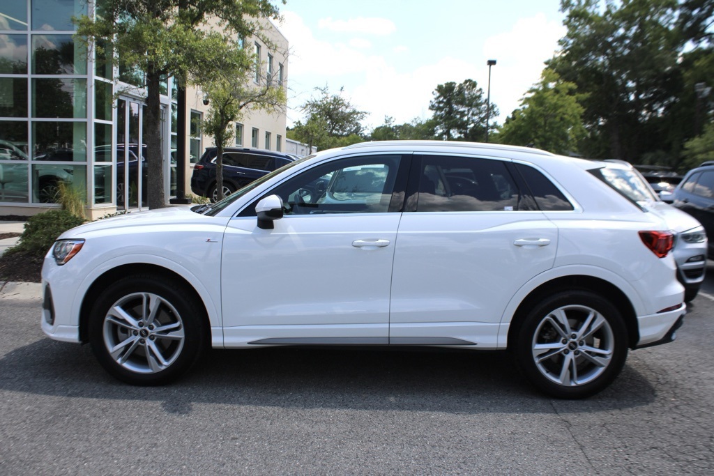 2021 Audi Q3 S line Premium 45 TFSI photo 9