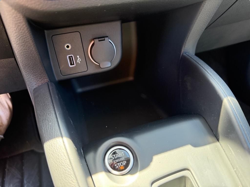 2025 Nissan Kicks Play S photo 8