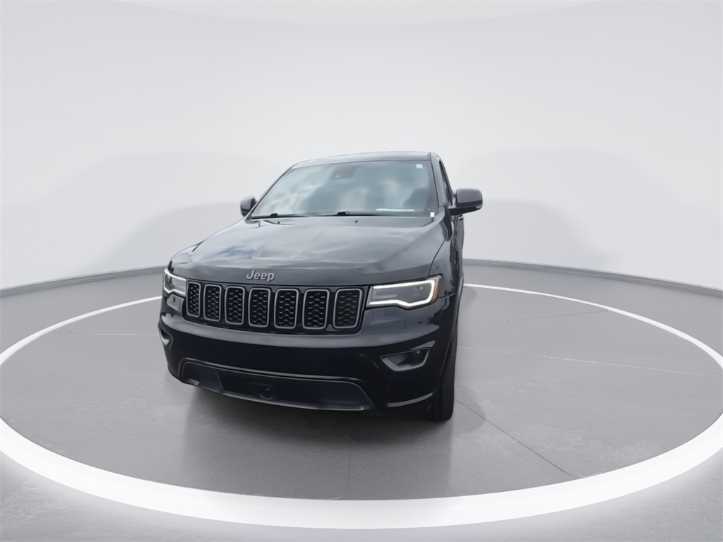 2021 Jeep Grand Cherokee Anniversary Edition photo 3