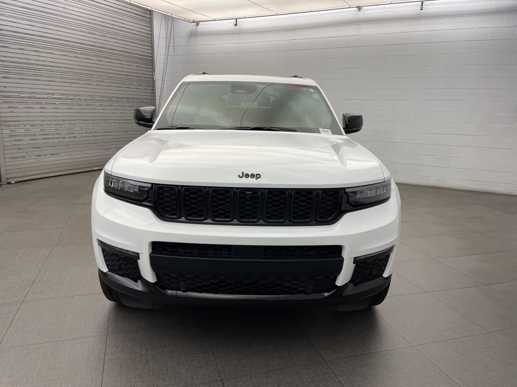 2025 Jeep Grand Cherokee Limited photo 5