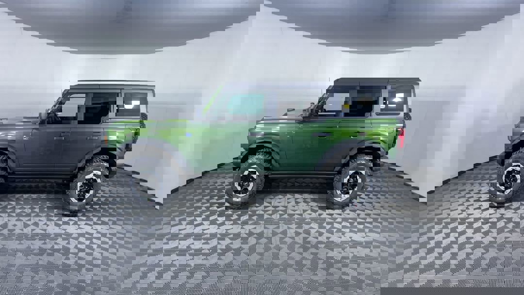 2024 Ford Bronco Black Diamond photo 5