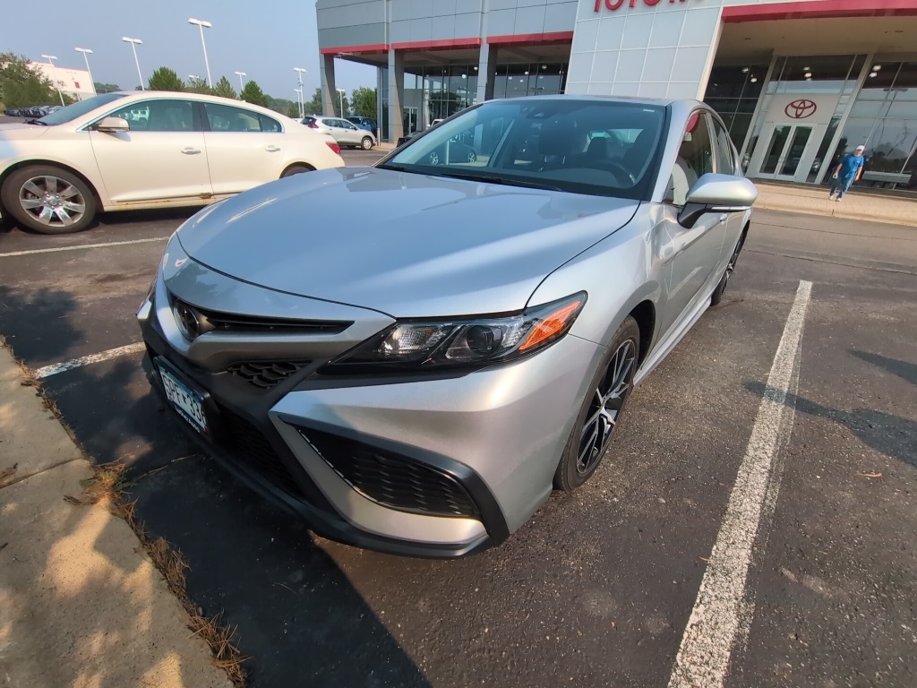 Used 2023 Toyota Camry SE with VIN 4T1G11AK4PU812630 for sale in Minneapolis, Minnesota