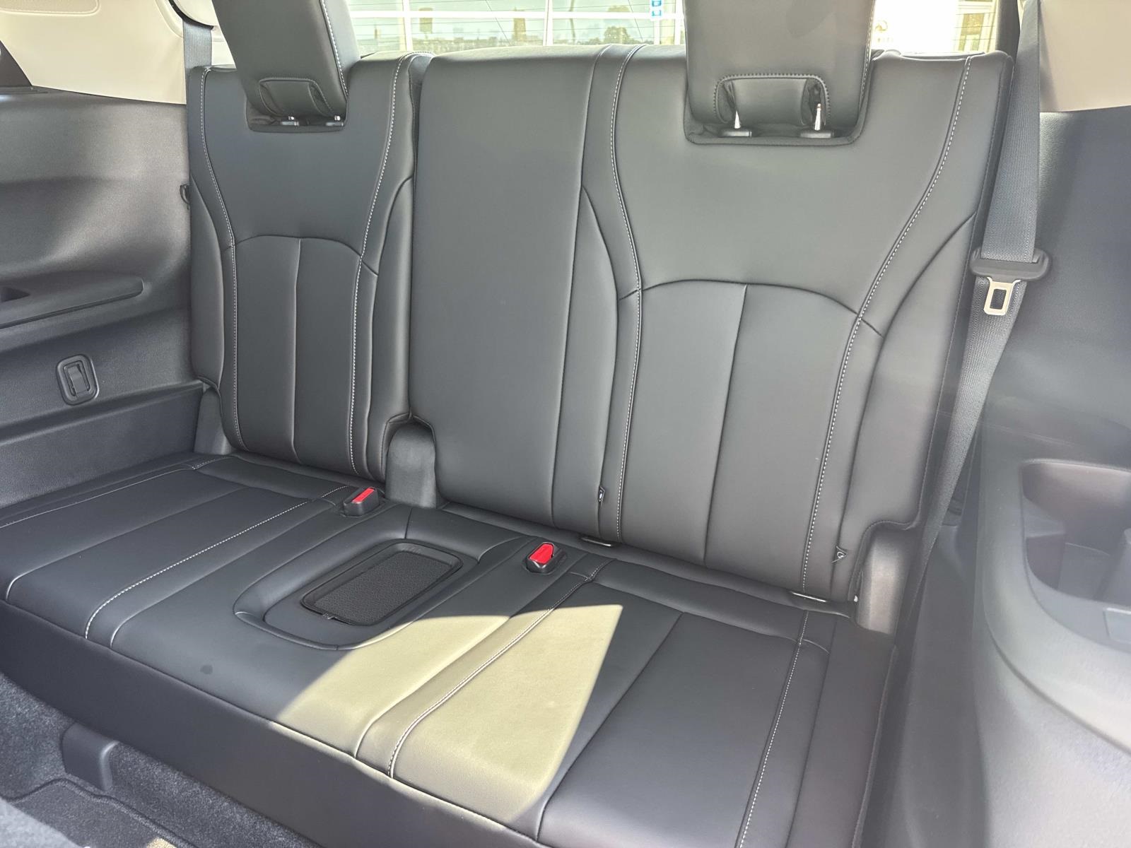 2026 Infiniti QX60 Luxe photo 5