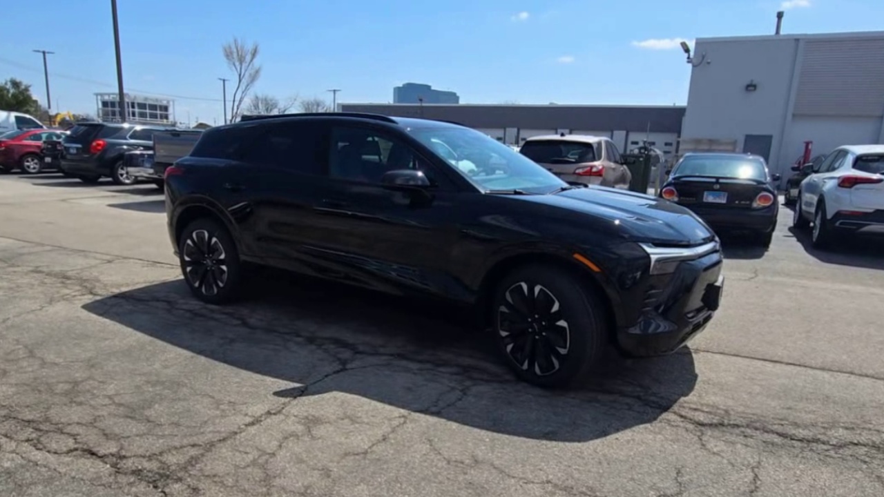 2025 Chevrolet Blazer EV RS photo 2