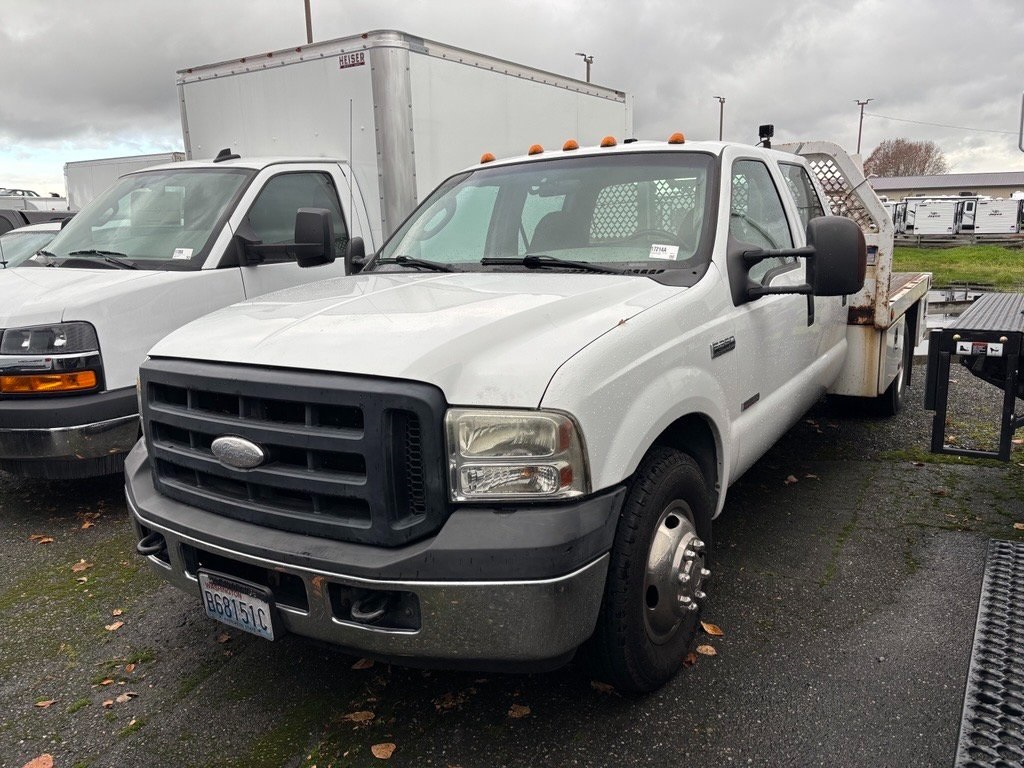 2007 Ford F-350 Super Duty Chassis Cab XL's photo