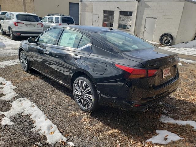 2025 Nissan Altima 2.5 SL photo 3