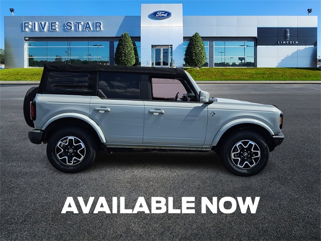 2022 Ford Bronco Outer Banks photo 8