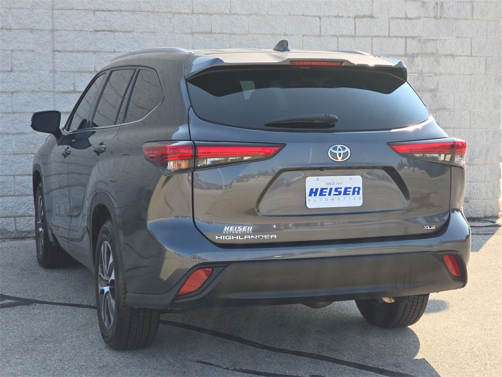 2020 Toyota Highlander XLE photo 7
