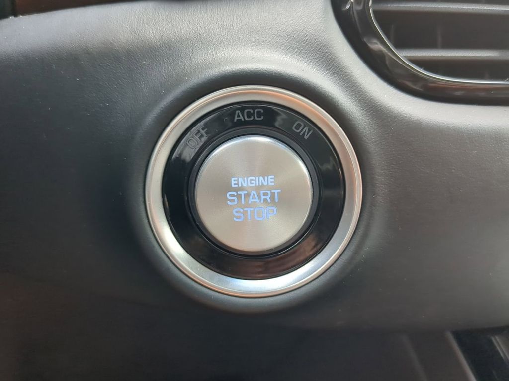 2019 Genesis G90 3.3T Premium photo 29