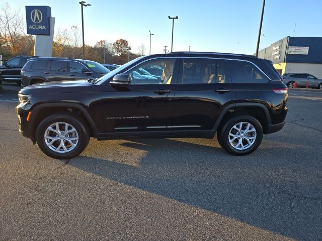 2022 Jeep Grand Cherokee Limited photo 2