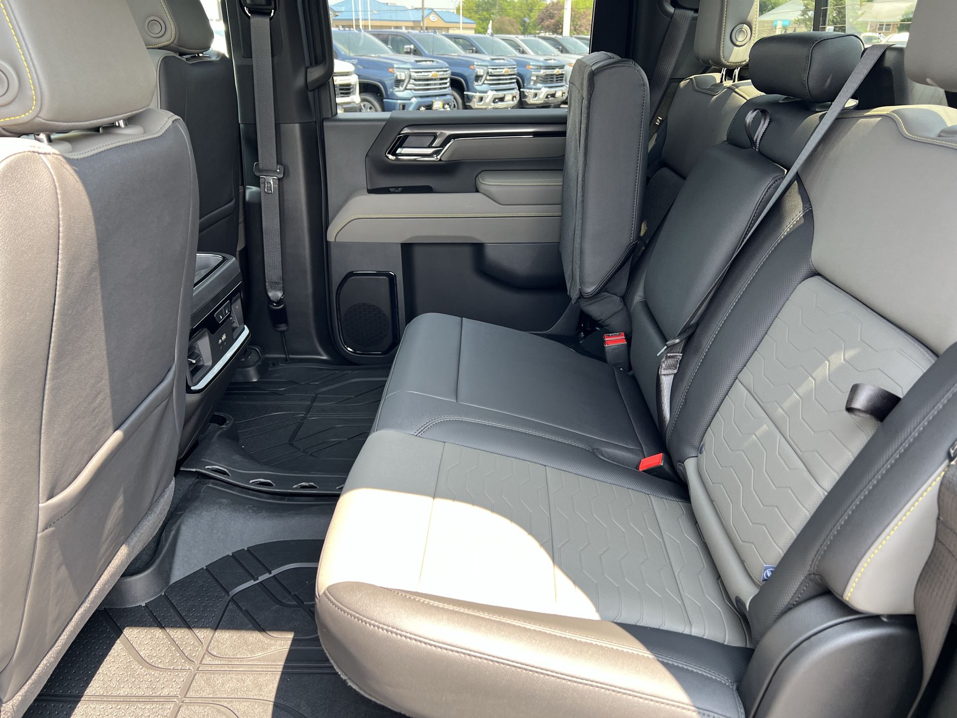 2025 Chevrolet Silverado 2500HD ZR2 photo 11