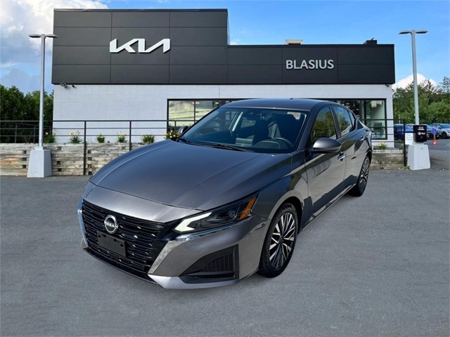 2023 Nissan Altima 2.5 SV photo 3