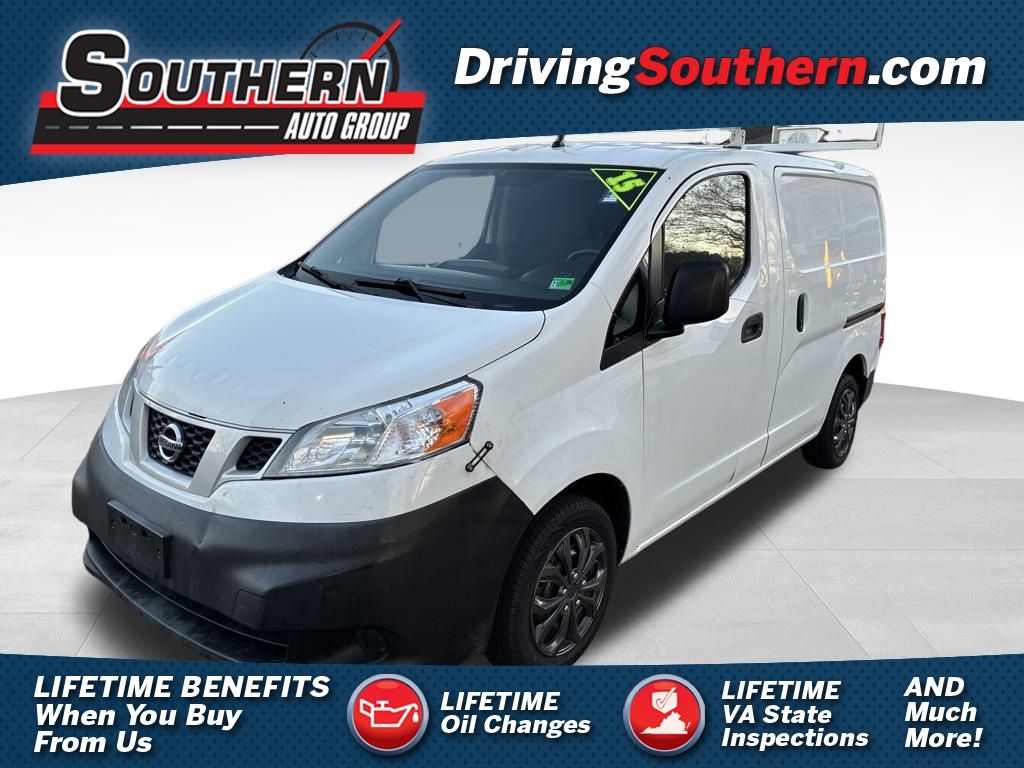2015 Nissan NV200 SV's photo