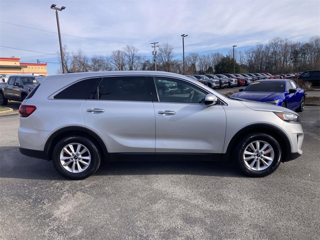 Used 2020 Kia Sorento LX with VIN 5XYPG4A56LG614559 for sale in Fayetteville, TN