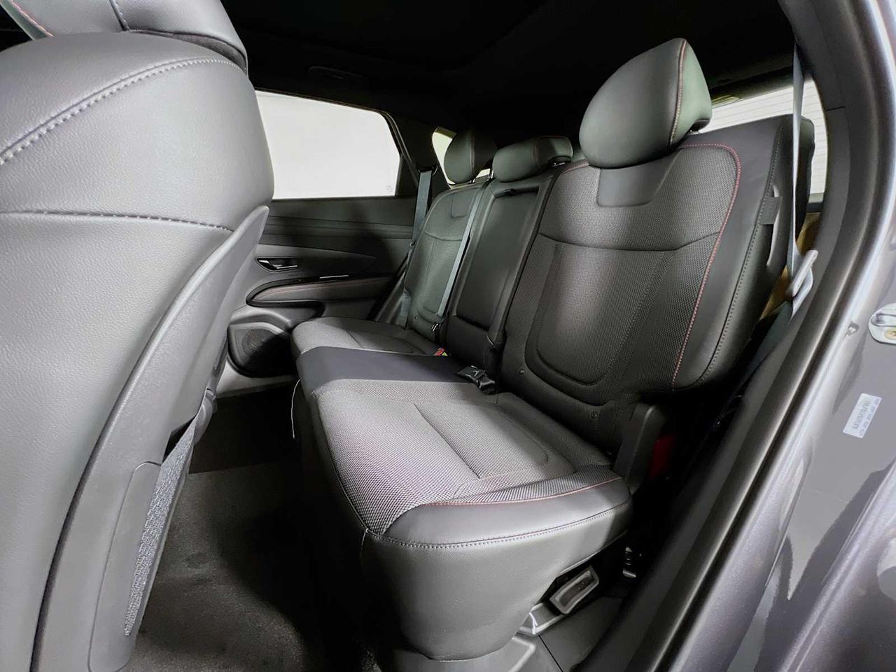 2025 Hyundai Tucson Hybrid N Line photo 11