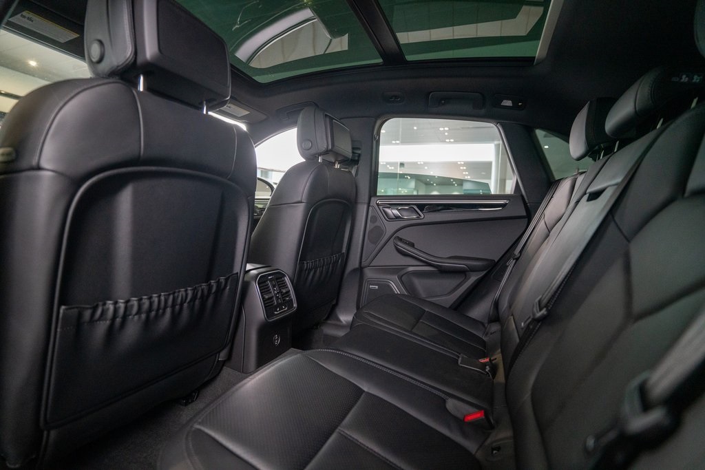 2025 Porsche Macan Base photo 30