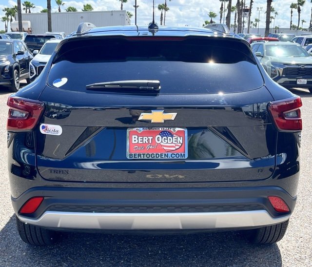 2025 Chevrolet Trax LT photo 4