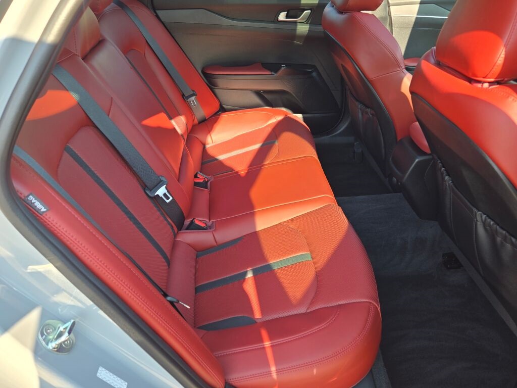 2022 Kia K5 GT-Line photo 5