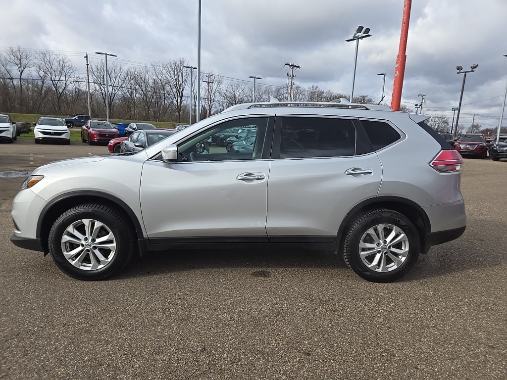 2014 Nissan Rogue SV photo 4