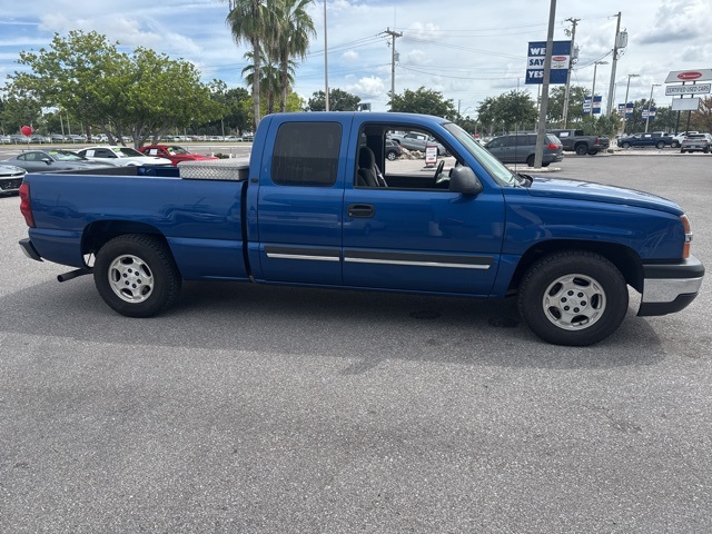 2003 Chevrolet Silverado 1500 LS photo 4