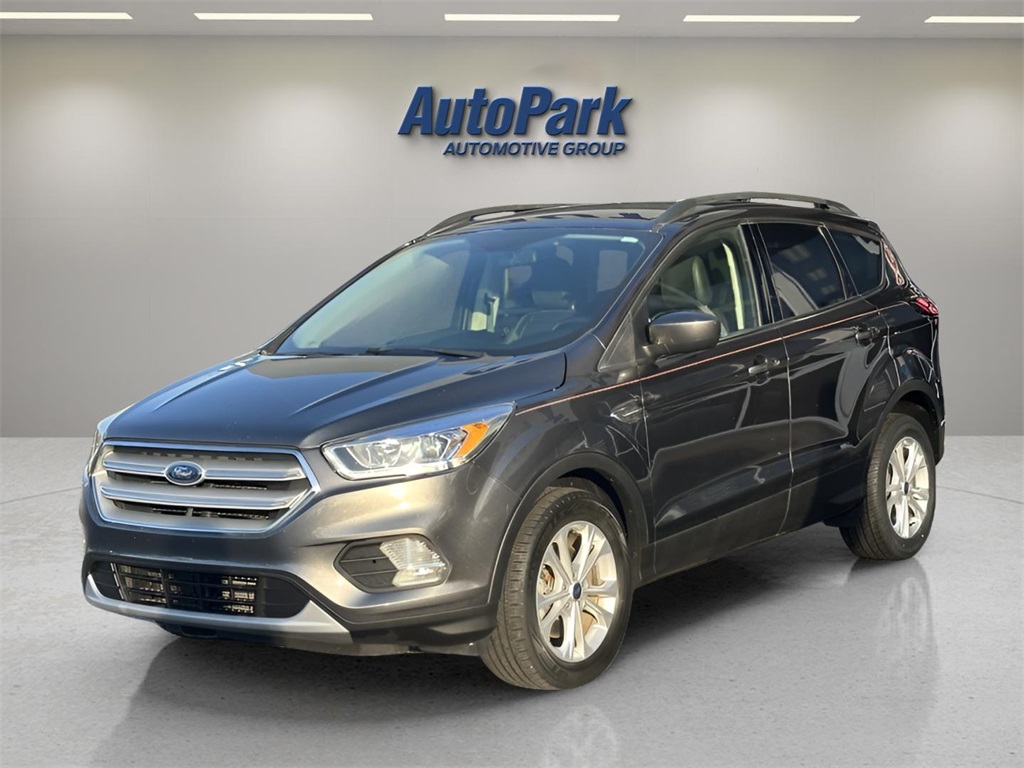 2019 Ford Escape SEL photo 3