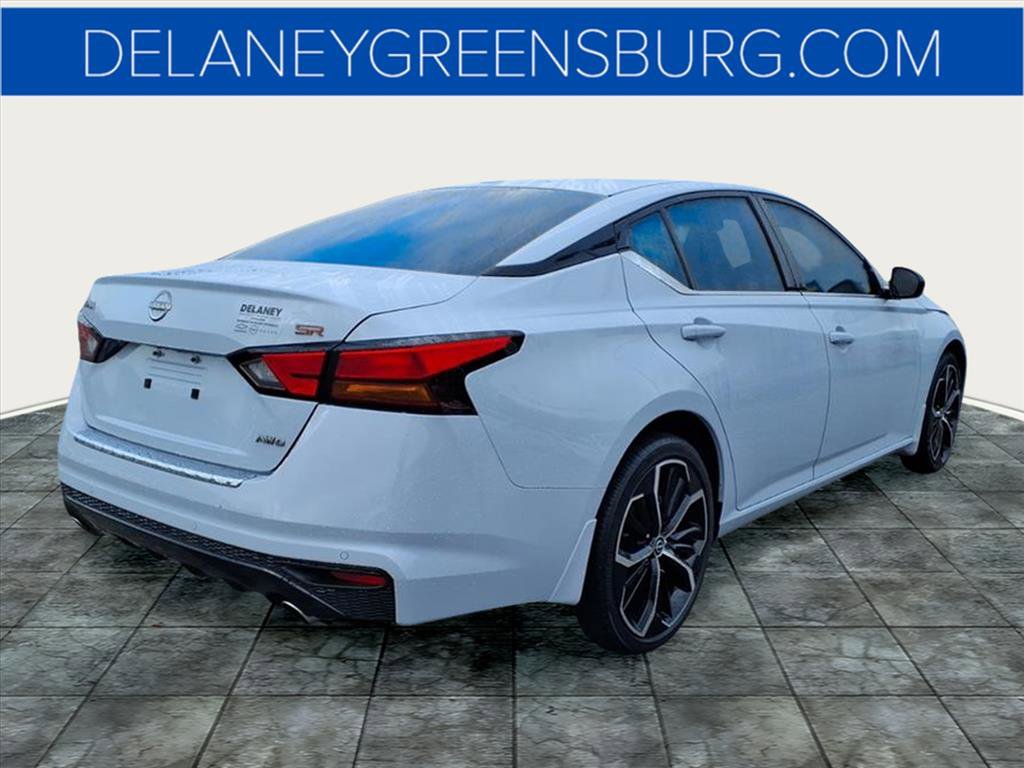 2023 Nissan Altima 2.5 SR photo 3