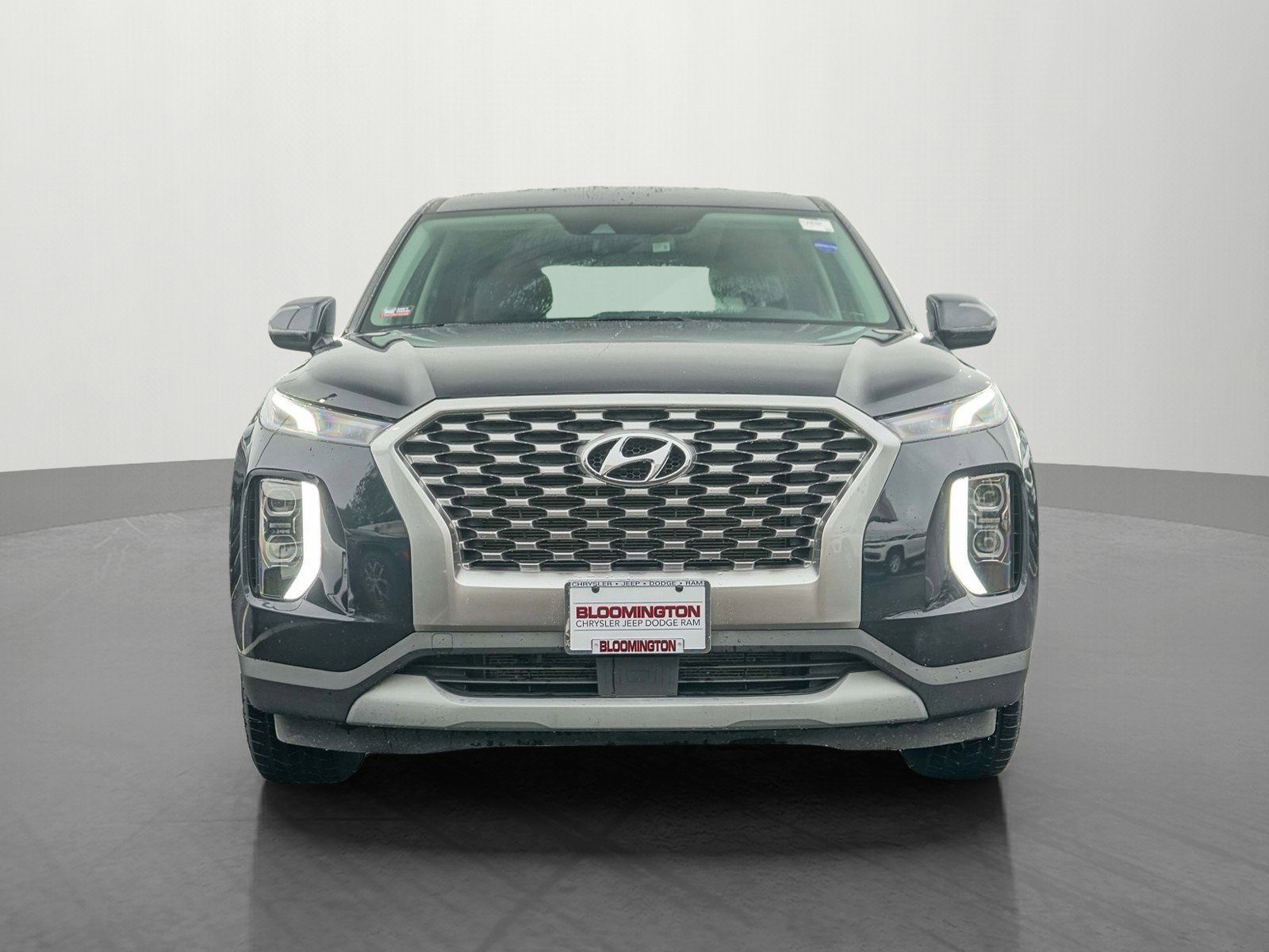 Used 2022 Hyundai Palisade SE with VIN KM8R1DHE1NU374138 for sale in Minneapolis, Minnesota
