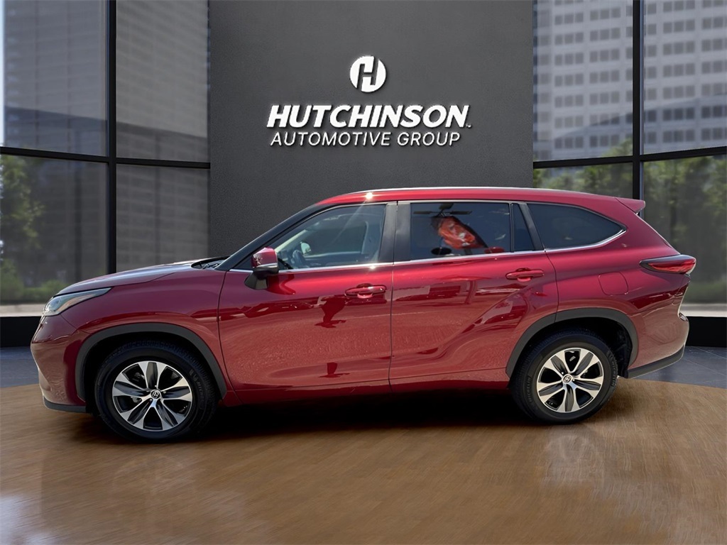 2023 Toyota Highlander XLE photo 4