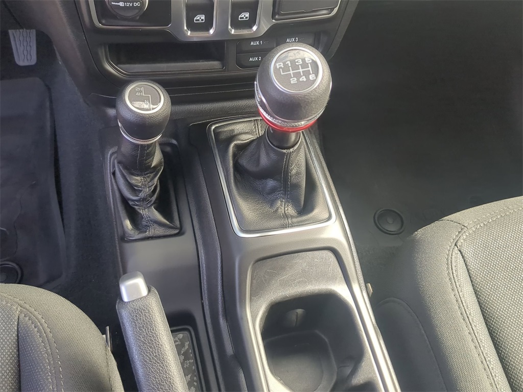 2022 Jeep Wrangler Sport S photo 21