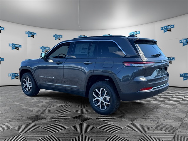 2025 Jeep Grand Cherokee Limited photo 2