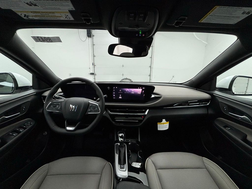 2025 Buick Envista Avenir photo 2