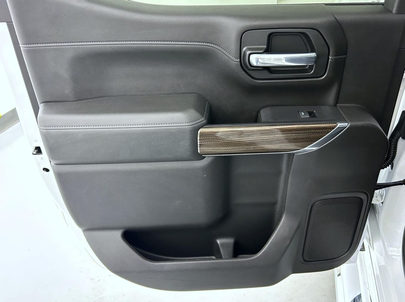 2020 Chevrolet Silverado 1500 RST photo 18