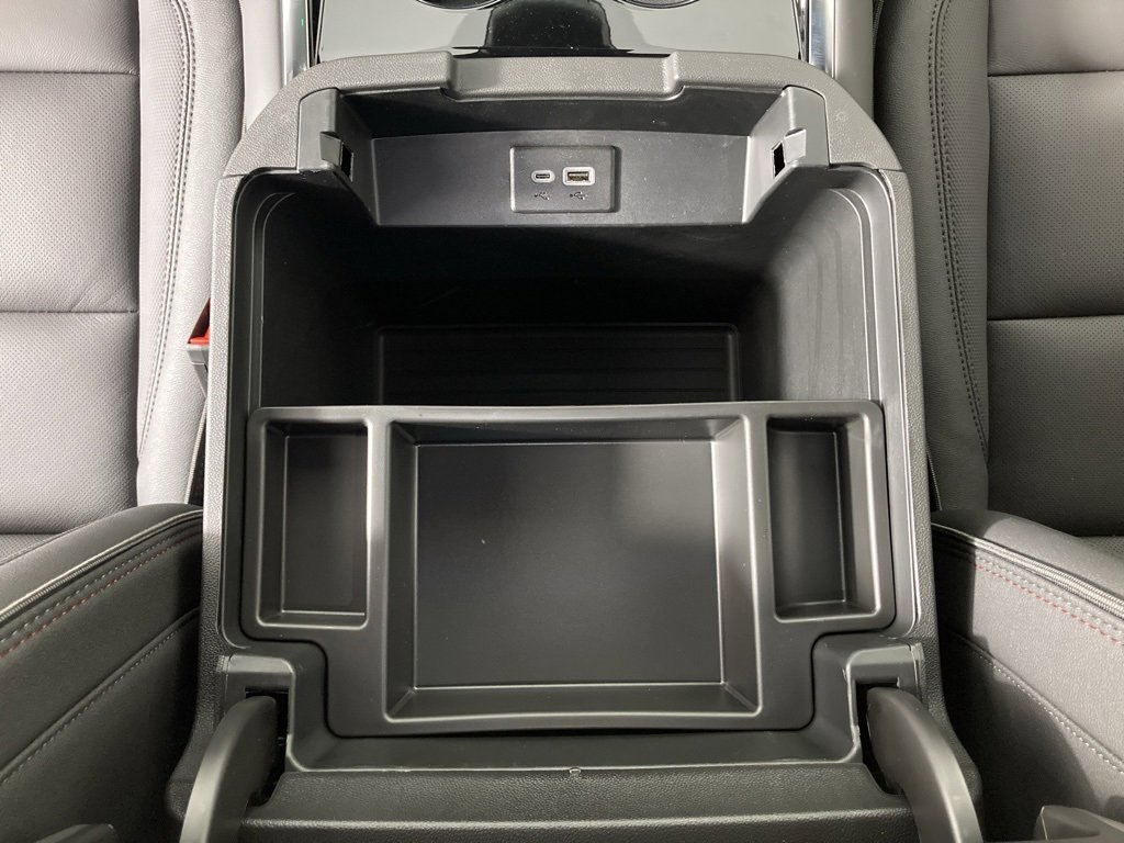 2026 Chevrolet Suburban RST photo 10