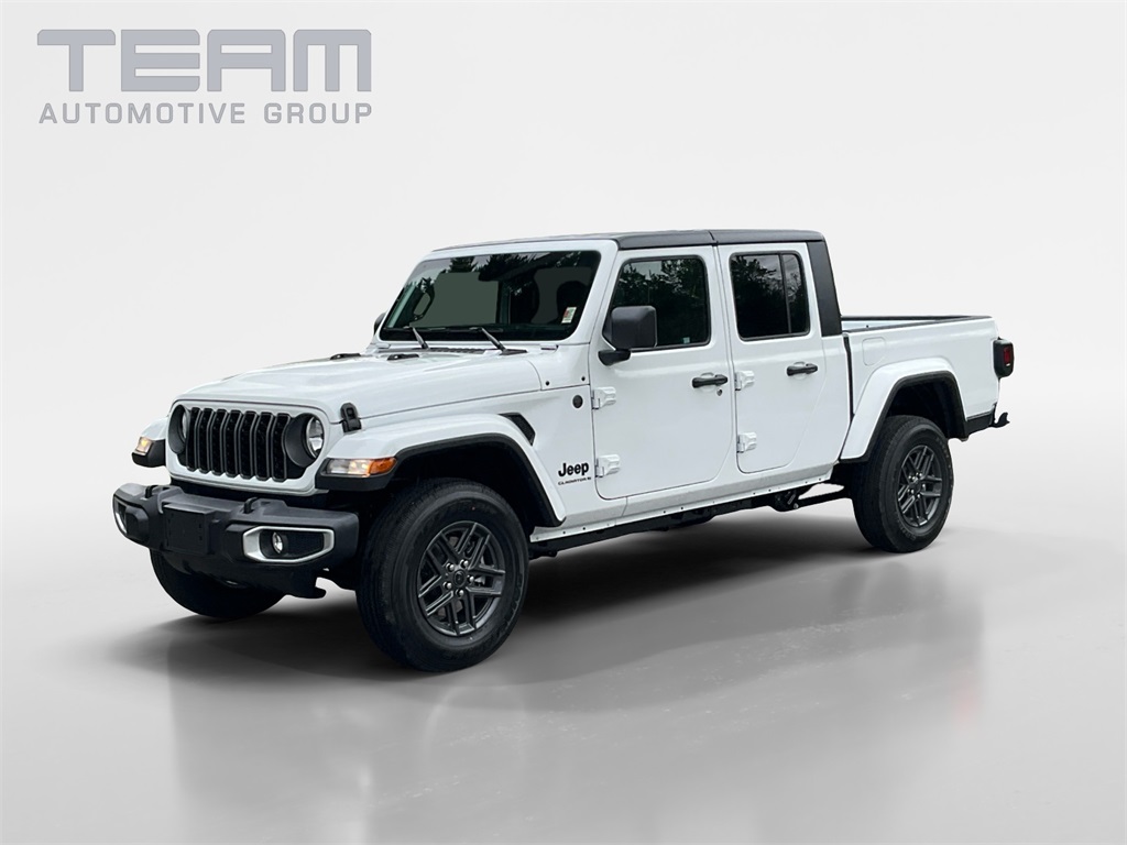 2025 Jeep Gladiator Sport S photo 3